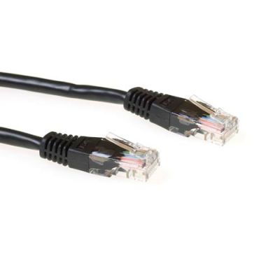ACT Zwarte 1,5 meter U/UTP CAT5E patchkabel met RJ45 connectoren